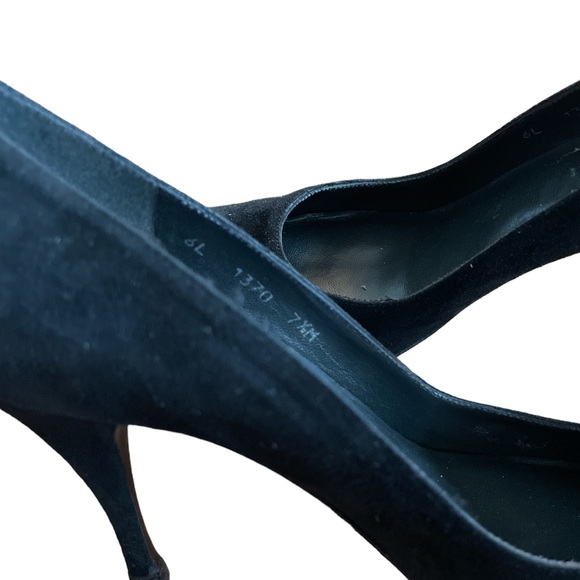 **SOLD**Stuart Weitzman Suede Pumps - Picture 3 of 5
